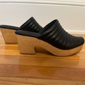 Beklina Ribbed Clogs Black 9